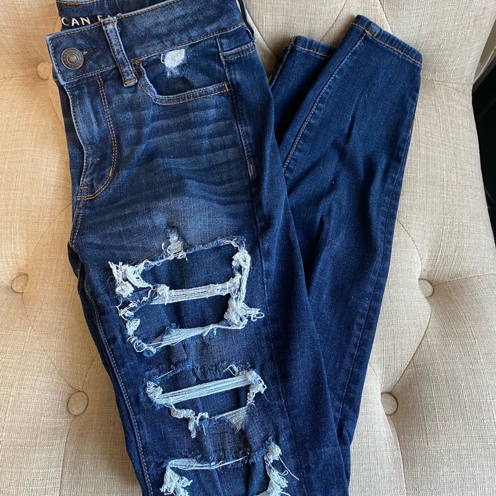 AMERICAN EAGLE JEANS
